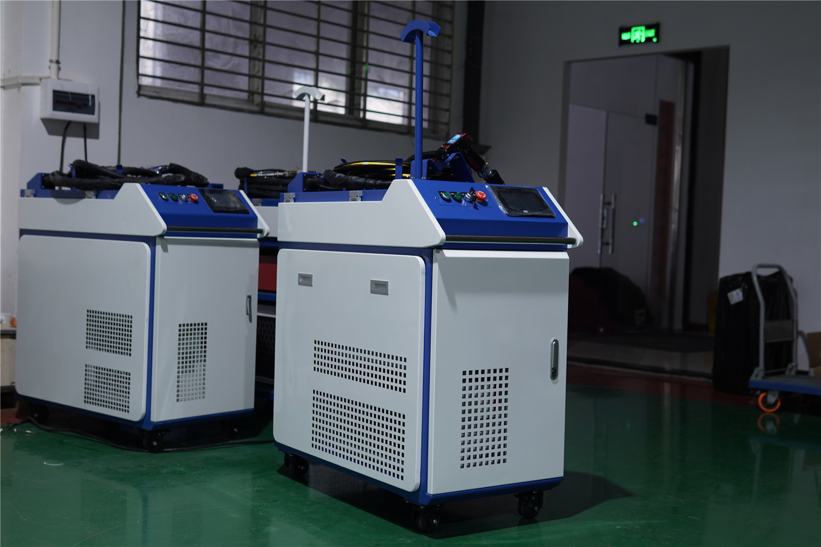 China Handheld Raycus 1.5 KW Laser Welding Machine Fr Metal Processing wholesale