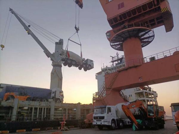 3 Axles 12 weheels container 50 tons heavy duty Van Semi Trailer 8