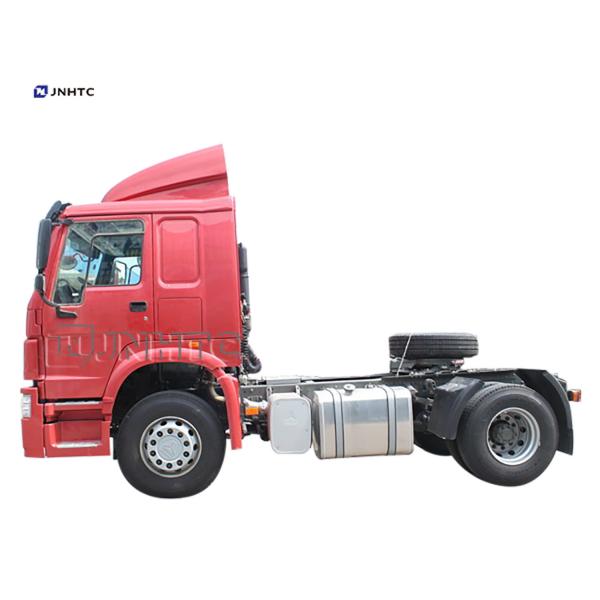 Quality Sinotruk Howo 400L Tanker Diesel Tractor Truck 4x2 102km/h for sale