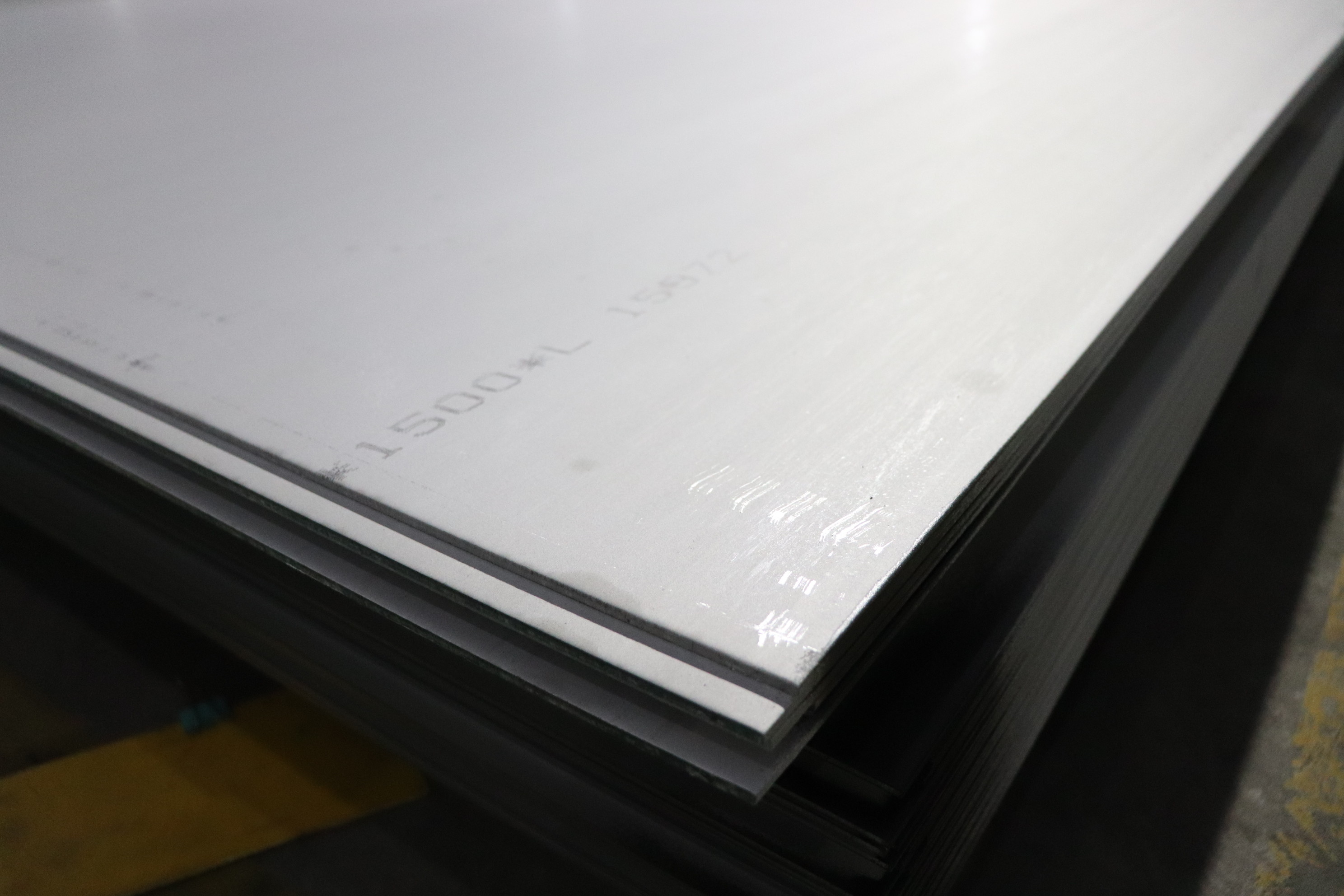 China 0.3mm ASTM 430 Stainless Steel Sheet Thermal Conductivity For Building Decoration wholesale