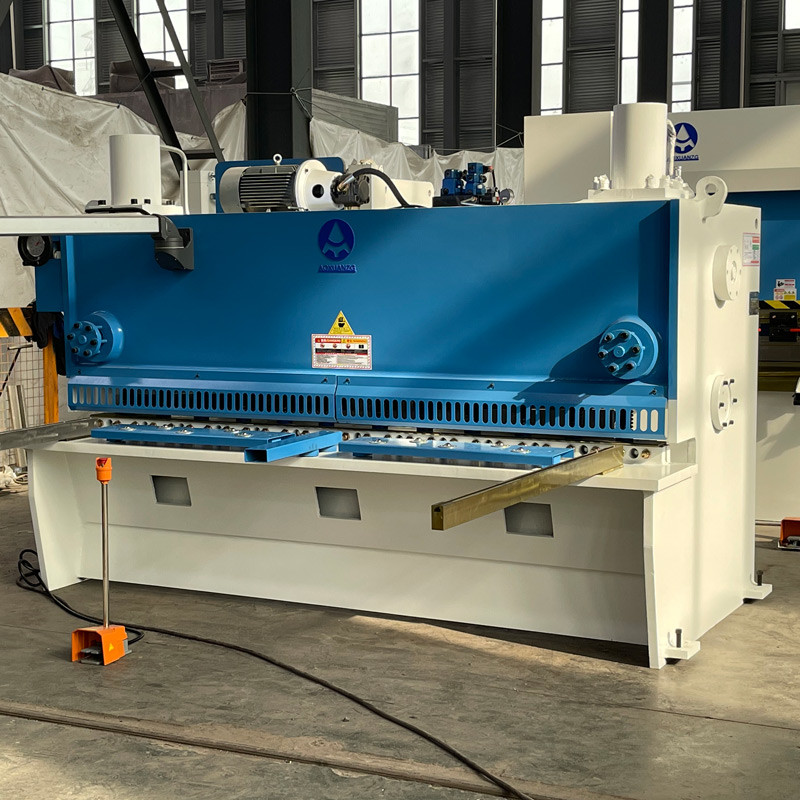Hydraulic CNC High Power Guillotine Shearing Machine QC11K 8×2500 8mm 8 Feet