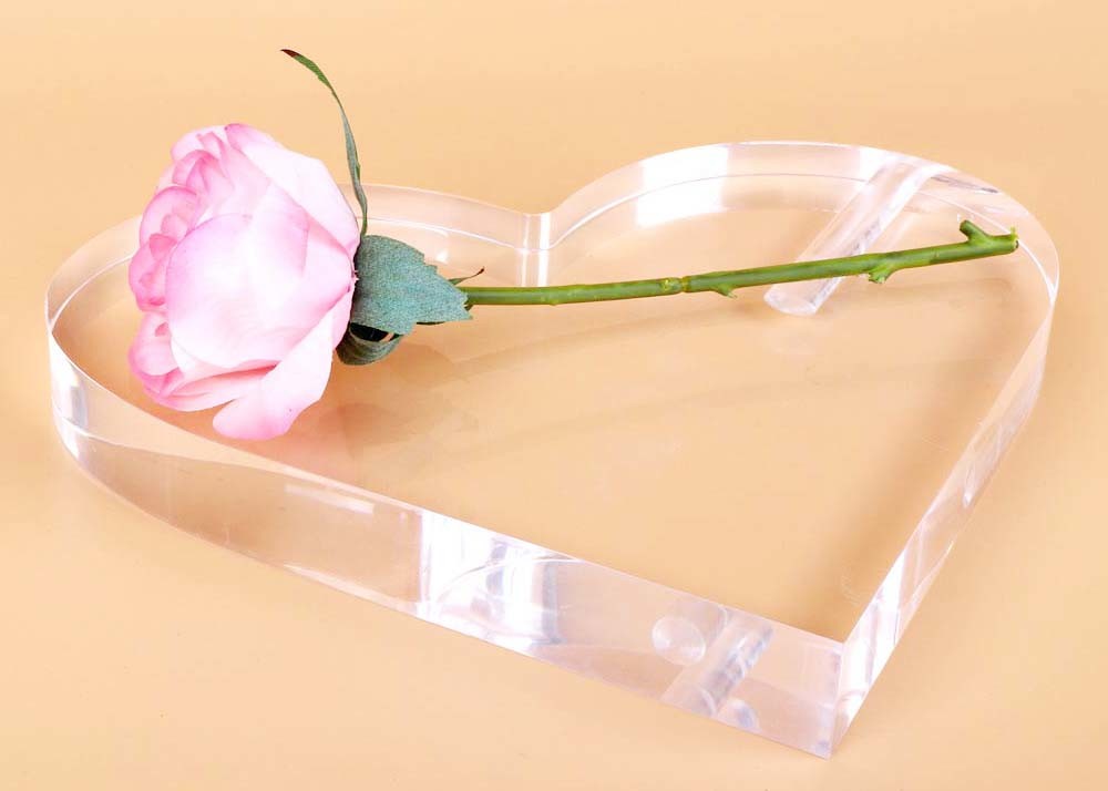China Clear Heart Shape Acrylic Display Stands Roses Love Frame Tabletop Rack For Desktop wholesale