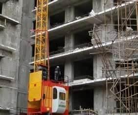 China Single / Twin Cage 1T 2T Construction Hoist Elevator, Material Builders Hoist (36 M/min) wholesale