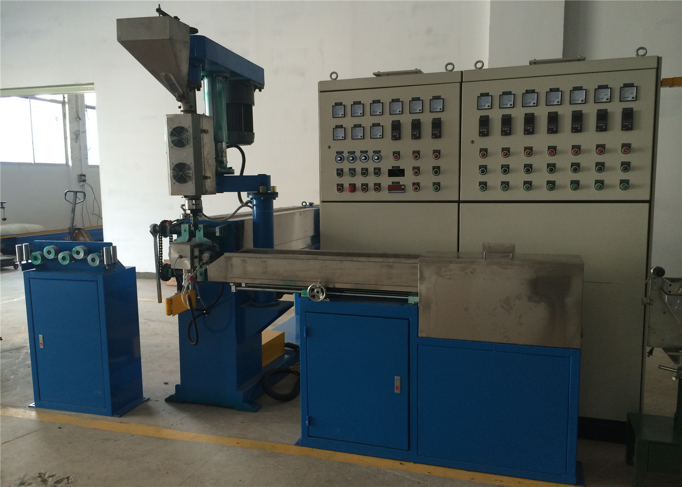 China High Performance PE Plastic Cable Production Line With Main Control Cabinet wholesale