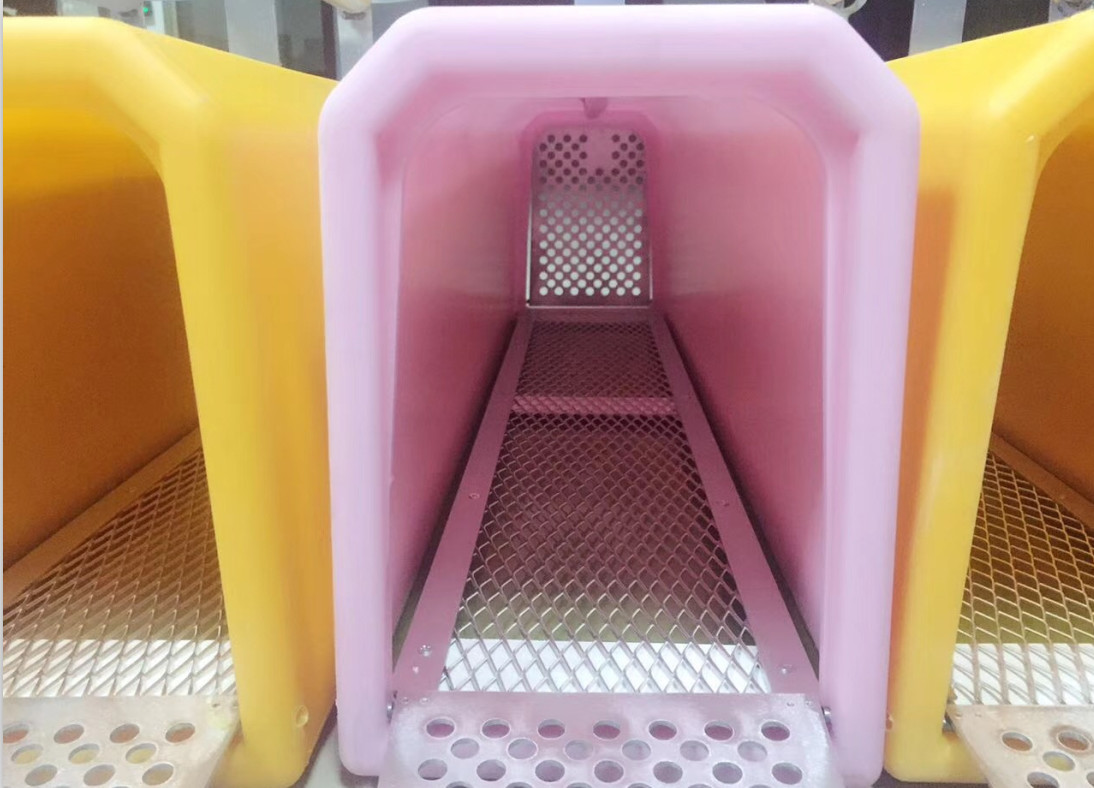 China Travelling Portable Rotational Moulding Products Plastic Pet Cage Various Colors wholesale