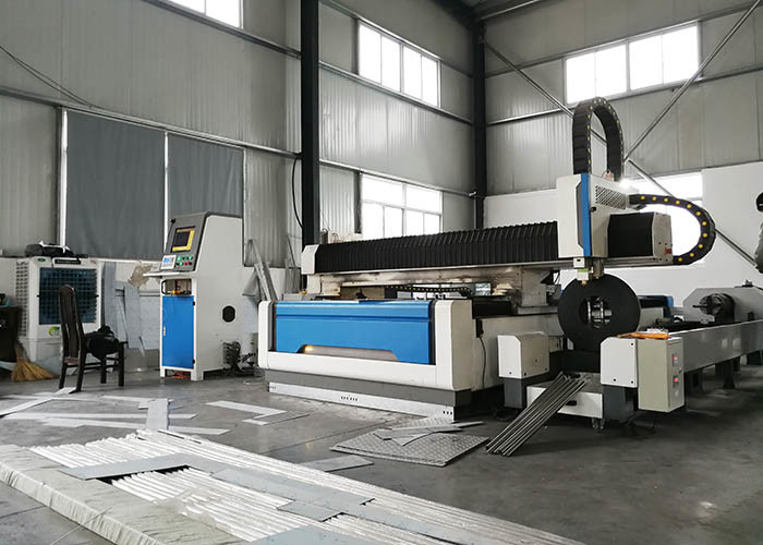China CCC CNC Fiber Laesr Cutting Machine 1000W For Both Pipe And Sheet Cutting wholesale