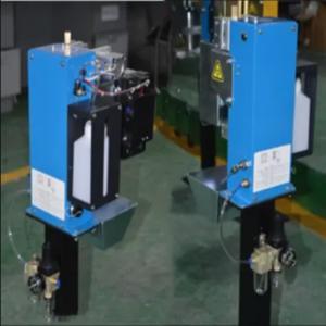 China 30cm Width 3kw Handheld Laser Cleaning Machine Rust Removal wholesale