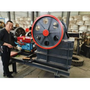 China PE250x400 PE200x300 Diesel Engine Mobile Jaw Crusher wholesale
