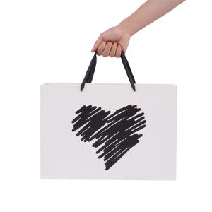 China Specialty Paper Fashion Industry Valentine's Day Gift Shopping Hand Length Handle Bags on sale