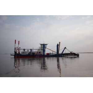 China 200 Cbm/H Hydraulic Mud Dredging Ship 16kw Red Color Used For River Dredging wholesale