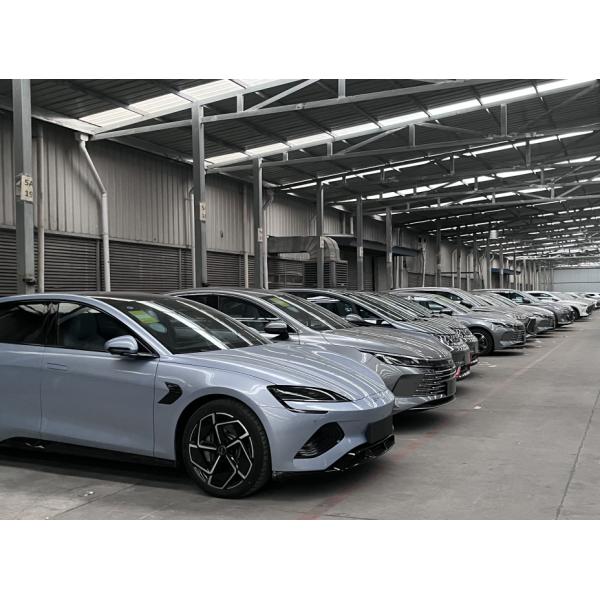 2023 Changan Automobile UNI-K Country VI Oil Truck with Multi-function Steering Wheel and Year 2023