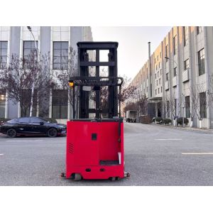 China Space-saving Three-way Electric Pallet Stacker  Capacity 1500 KG Lifting Height  7000 MM on sale