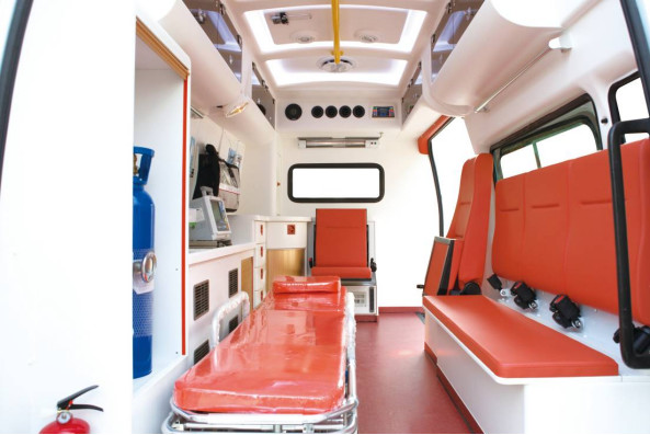 9 Seats Ford Transit Ambulance 6 Seater Medi Cal Ambulance Front Rear Drive 4×2