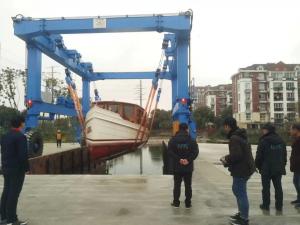 China Marine Traveling Lift Boat Hoist Yacht Crane PLC Core wholesale