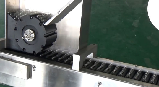 Cosmetic Automatic Labeling Machine High Speed For Slim Cylindrical Container