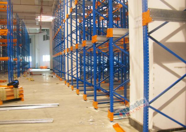 Quality Warehouse Racking Shelves Radio Shuttle Storage System Stable To 12 Meters High for sale