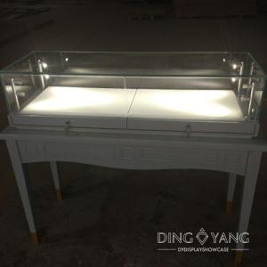 Simple Beautiful Jewelry Showcase Display With High - End Led Light