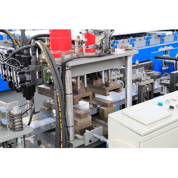 Highly Efficient Steel Profile Stud And Track Roll Forming Machine 18 Station