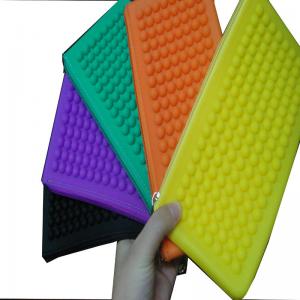 China Latest Silicone Purse / Silicone Handbag /  Coin Wallet on sale