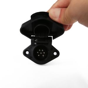China Small Size Trailer Plug Socket / Trailer Connector Socket 7 Pole Power Supply wholesale