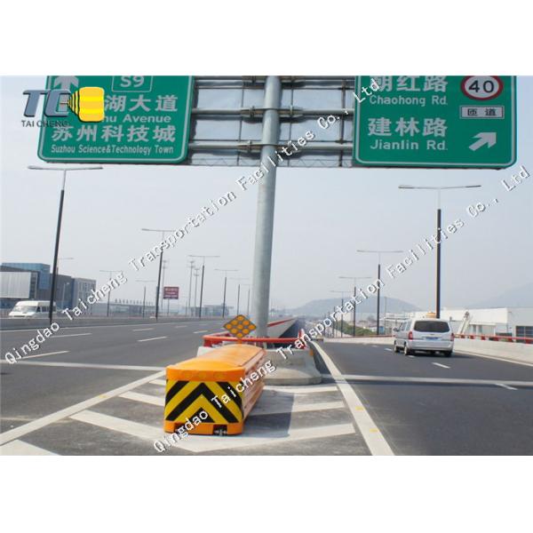 Traffic Safety Crash Cushion Anti Collision Steel Barrier for Sale Crash Cushion Attenuator