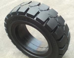China 8.15 15 / 28X9 15 Solid Forklift Tires Three Layers Design With Steel Ring Reinforced on sale