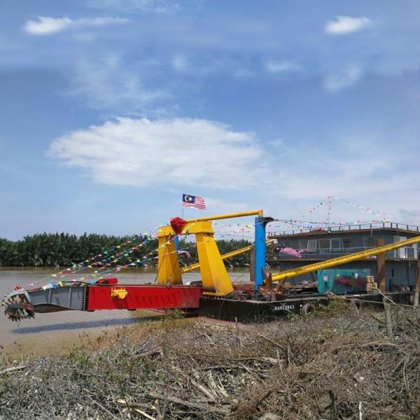 14 Inch 300 Cbm Working Capacity Sand Dredging Vessel With Full Hydraulic System