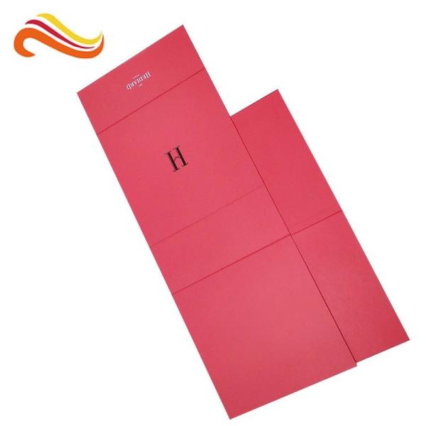 Red Foldable Gift Custom Paper Packaging Box Long Lifespan With Magnetic Closure