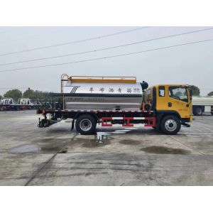 New Asphalt Spraying Vehicle Asphalt Distribution Vehicle