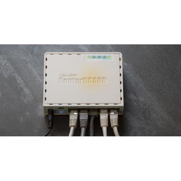 Original New HEX RB750Gr3 Gigabit Router 2.4G Wi-Fi 802.11g 10/100/1000Mbps Ethernet GigabitLAN in Stock