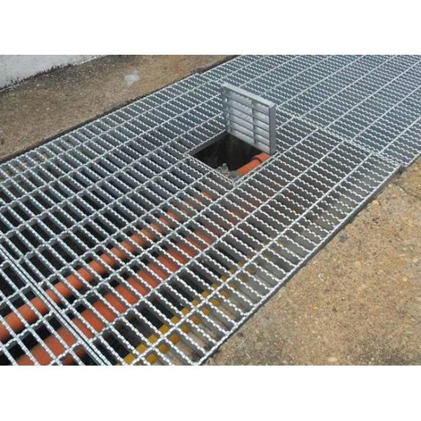 Pressure Lock Grating Unique Combination of Uniformity and Precision