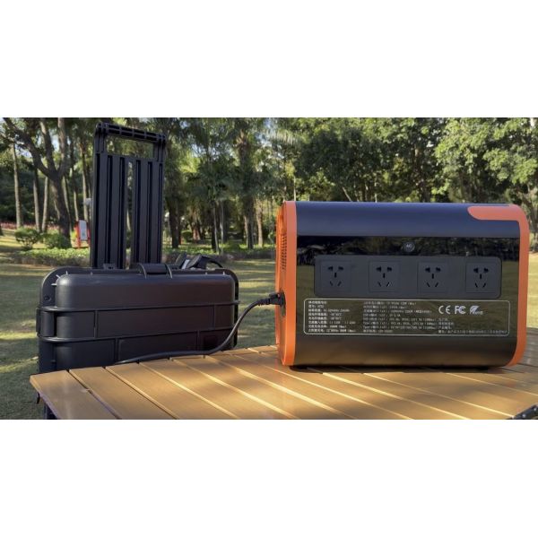 AT22 Household Energy Outdoor Portable Solar Power Station with LiFePO4 Battery 2200W