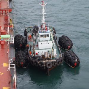 Black Yokohama Type Fender 80kPa 3.3*6.5M For Mooring STS Operations