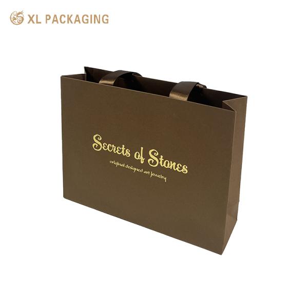 XL Packaging Custom Packaging Box Factory Wholesale Custom Pantone Color Disposable Hotel Using Paper Bag With Golden Strings Handle