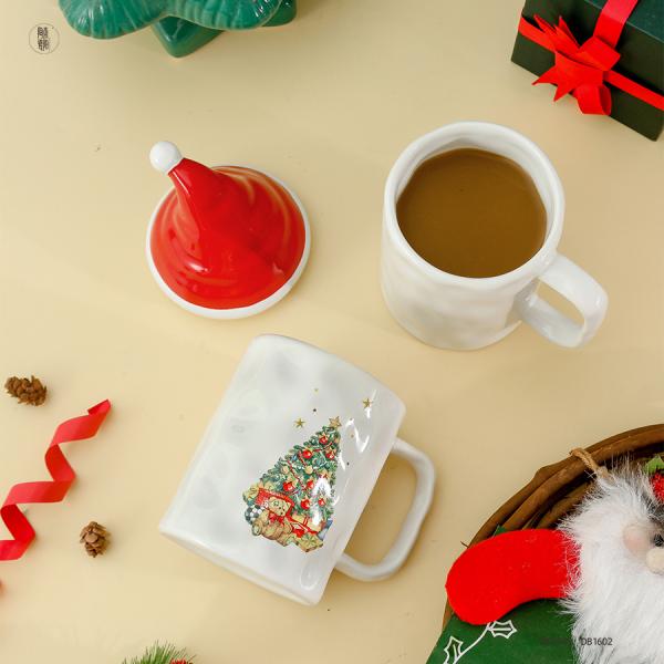 3D Festival Customized Ceramic Coffee Cups Mug With Round Handle 540ml Capacity