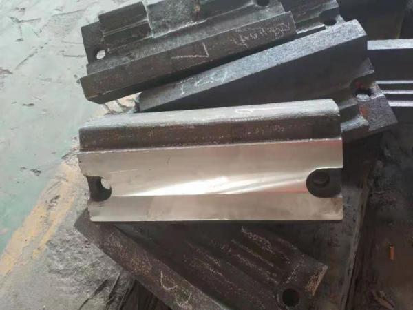 Quality Wear Resistant Chrome Cast Iron Parts Blow Bars For Impact Crushers for sale