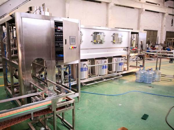 7.5kw PLC 5 Gallon Water Filling Machine PET Bottle Rinsing Nozzles 600BPH