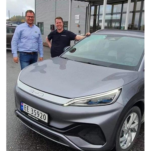 2023 Changan Automobile UNI-K Country VI Oil Truck with Multi-function Steering Wheel and Year 2023