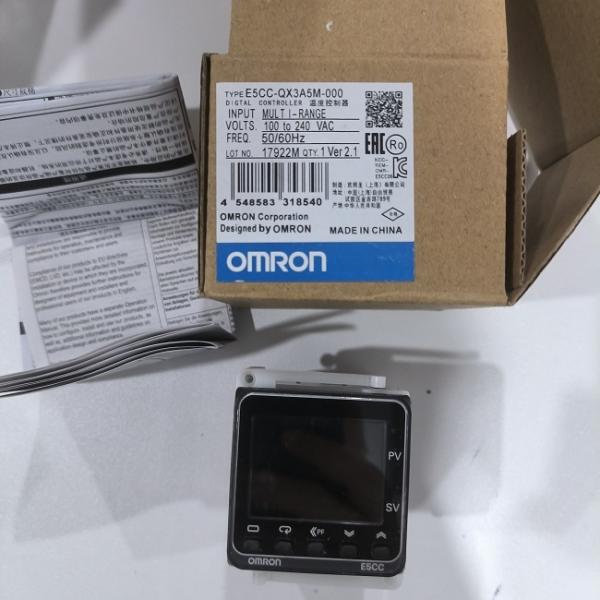 Omron E5CC-QX3A5M-000 Temperature Controller 1/16 DIN 12 VDC Pulse Output 100-240 VAC