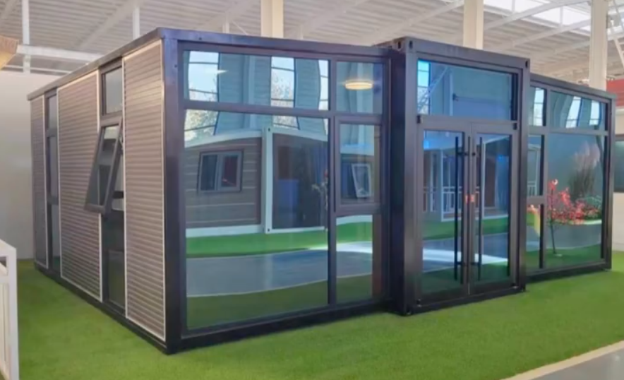 Customized Luxury Cotainer House 30 Years Life Span Prefabricated Expandable Container