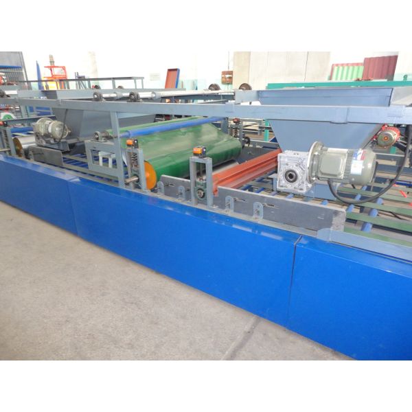 Light Weight Heat Resistant Wall Panel Roll Forming Machinery For Building Mould Board