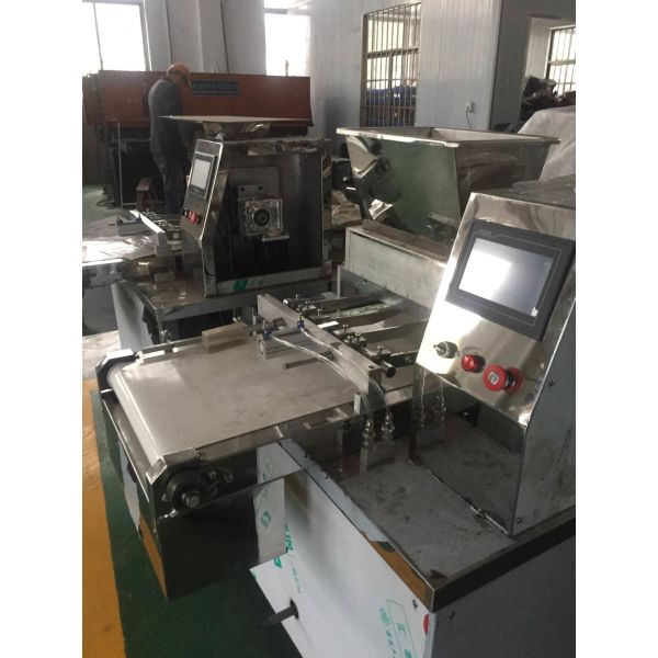 Danish butter Cookie Depositor Machine 6 Drops / 9 nozzle YX-400 / YX-600 chocolate chips Cookies Making Machine