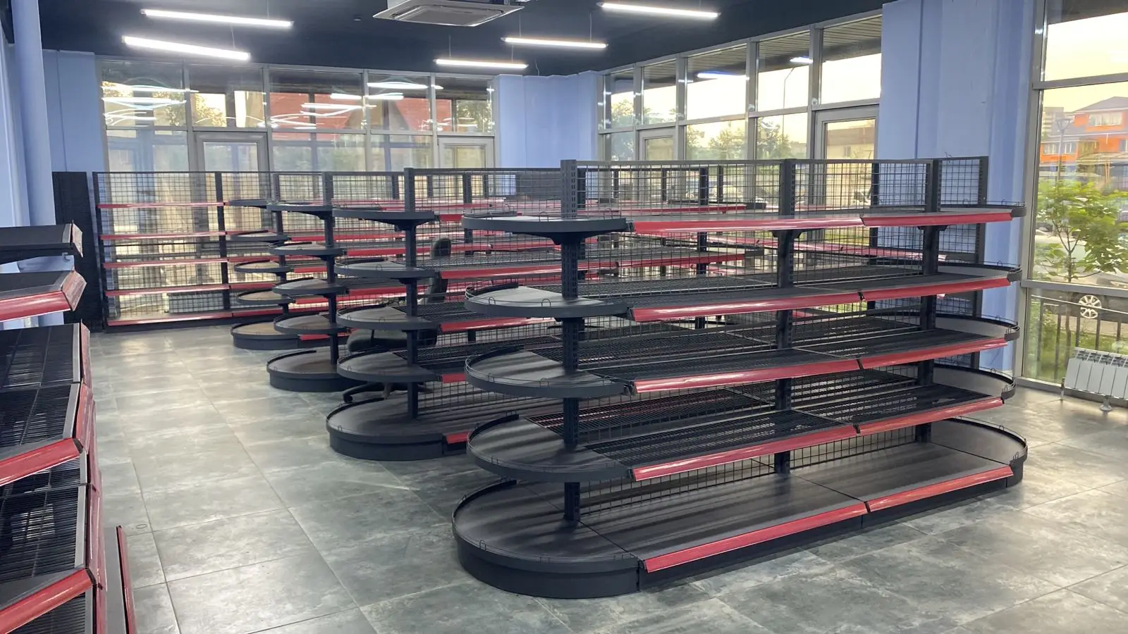 Steel Metal Grid Display Rack For Supermarket Shop Exhibit Net Mesh Shelf