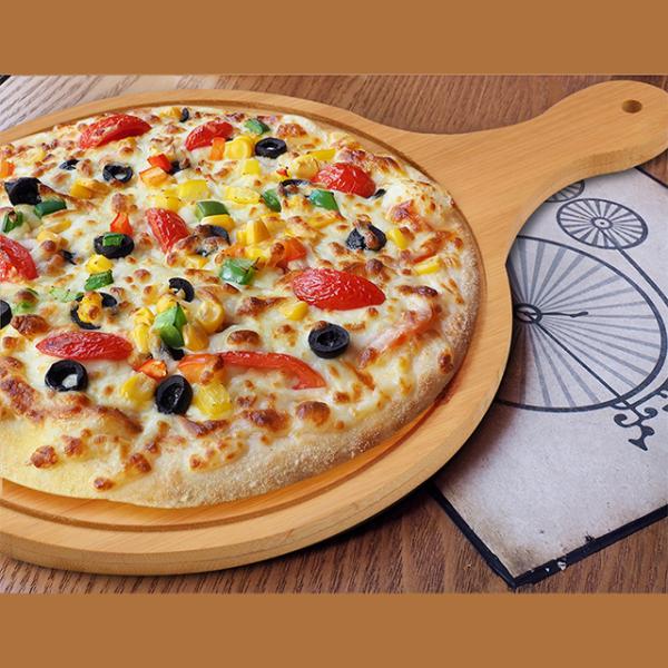 Kitchen Charcuterie Board with Customized Designs and BAMBOO Round Pizza Cutting Board