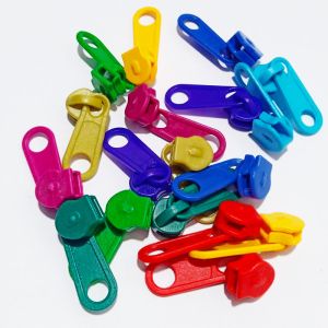 No. 5 red color plastic zipper puller Nylon zipper multi-color optional