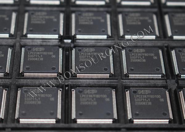Single 16 / 32- Bit Microchip Microcontroller 512 KB Flash With ISP/IAP