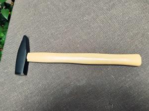 China 200g Machinist hammer(XL-0104) with Bleach wooden handle,painted surface and good price on sale