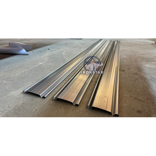 Rolling shutter door roll forming machine in Nicaragua