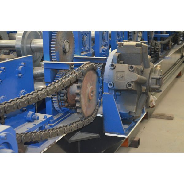 Steel Frame C Z Purlin Roll Forming Machine With 11.5kw Motor And Automatical Cutting Devices