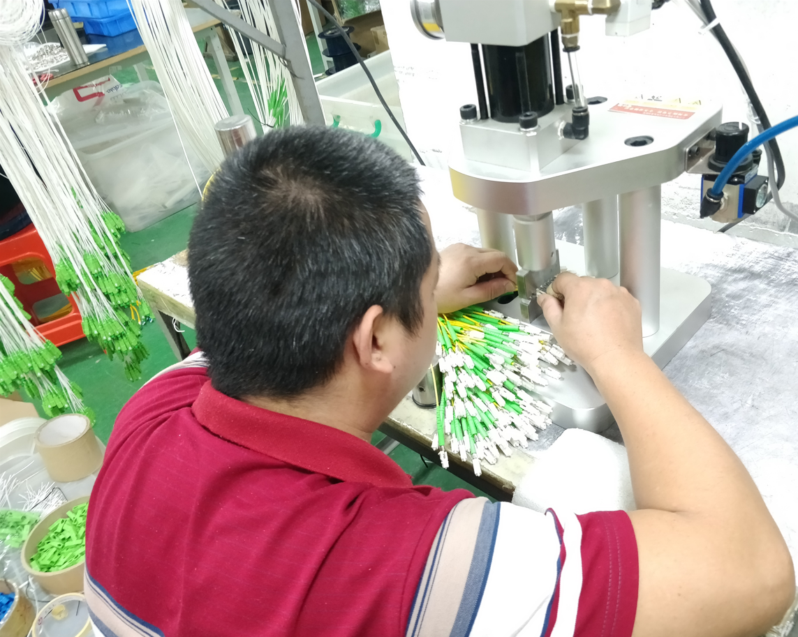 1x4 1x8 1x16 1x32 Fiber PLC Splitter For FTTH Singlemode Optical Cable 2.0mm SC APC